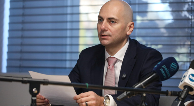 Piątnica przyspiesza. Prezes odkrywa kolejne karty