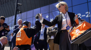 Pyszne.pl na EEC2026 o dostawach przyszłości. Autonomiczny bus i robot-kurier razem na ostatniej mili