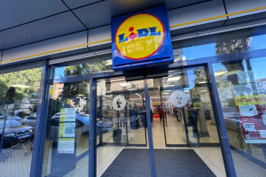 Lidl wprowadza nową usługę. Klienci nie muszą nawet wchodzić do sklepu
