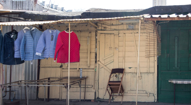 Bazar bazarowi nierówny. Dyskonty przejęły zakupy, ale nie tęsknotę za rynkiem
