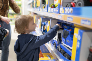 Rodzice zmieniają zakupowe nawyki. Wygrywają dyskonty i supermarkety