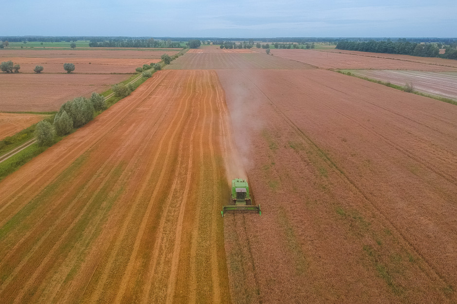 ARiMR czeka na wnioski obszarowe od rolników. Po terminie dopłaty będą mniejsze