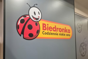 Boże Ciało 2026. Jak będą czynne Biedronka, Lidl, Dino i Żabka?