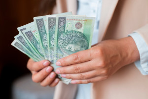 Pensje w Polsce rosną. Ale rozpiętość wynagrodzeń nadal uderza