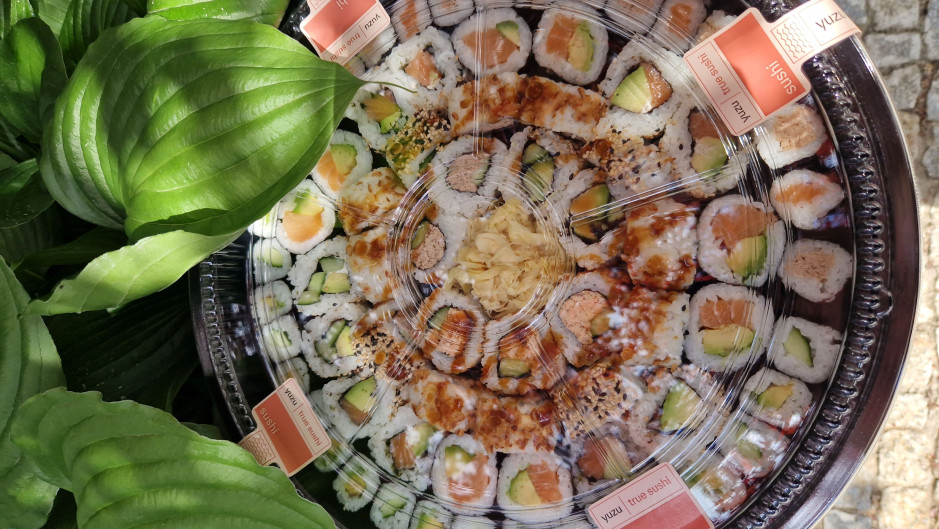 W ofercie Yuzu znajdują się m.in. zestawy sushi dostępne w marketach Kaufland. Fot. Materiały prasowe / Kaufland