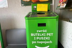 Kaucyjny zgrzyt w Żabce. Klienci alarmują, sieć odpowiada
