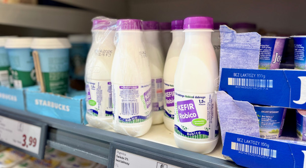 Kefir ma swój moment. Połowa polskich gospodarstw wkłada go do koszyka