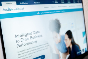 Dun & Bradstreet wdraża agentów AI. Weryfikacja kontrahentów ma trwać sekundy
