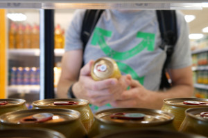Lato miało napędzić sprzedaż alkoholu. Nowe dane pokazują coś innego