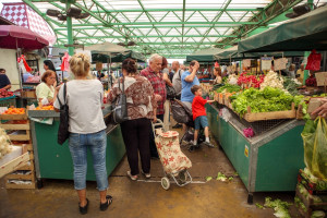 Maliny biją rekordy cen. Marchew i ziemniaki należą do najtańszych