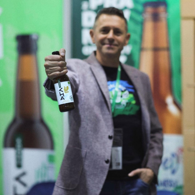 Kombucha to jeden z produktów, dzięki którym AleBrowar poszerza działalność poza segment piwa. Fot. Materiały prasowe / AleBrowar