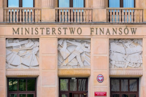 Akcyza od alkoholu mocno w dół. Ministerstwo nie kryje zaskoczenia