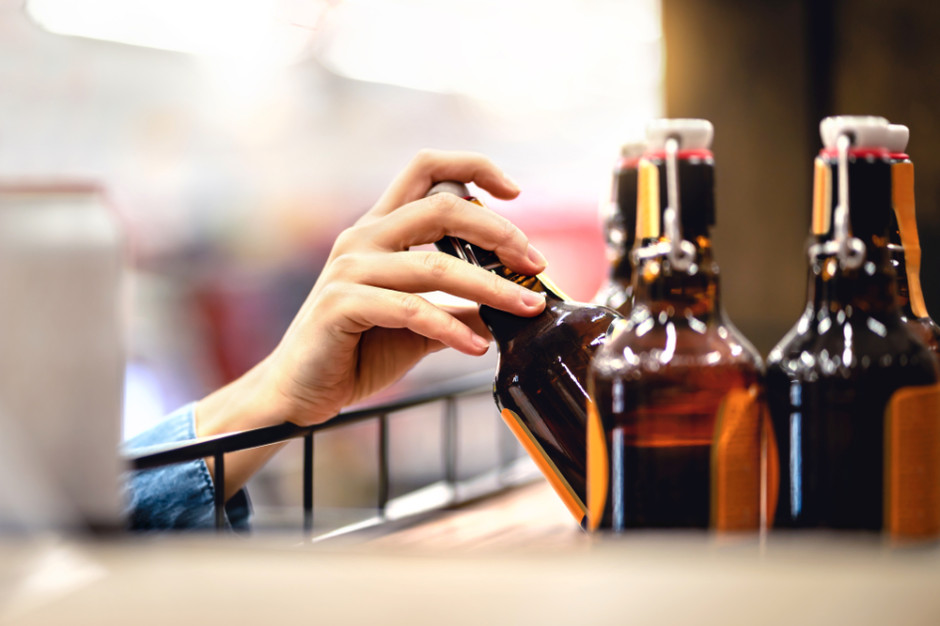 Segment piw 0,0 proc. systematycznie rośnie, a sieci handlowe rozwijają ofertę, odpowiadając na zmieniające się preferencje klientów. Fot. Tero Vesalainen / Shutterstock