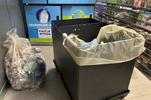 Butelkomat pełny, pracy więcej, pensja ta sama. Nowa codzienność pracowników sklepów