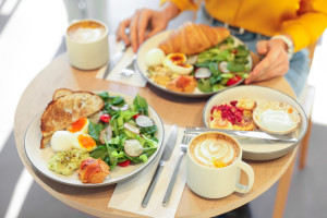 Takie śniadanie ma wpływ na cholesterol. Wybierz to dla serca