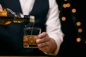 Szkoci mają konkurencję. Ta whisky coraz śmielej podbija świat