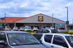 Koniec z biletami na parkingach Biedronki i Lidla. Wchodzą nowe zasady