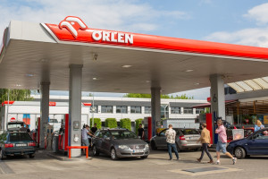 Gaz mocno drożeje, dostawy z Kataru stoją. Orlen zabiera głos