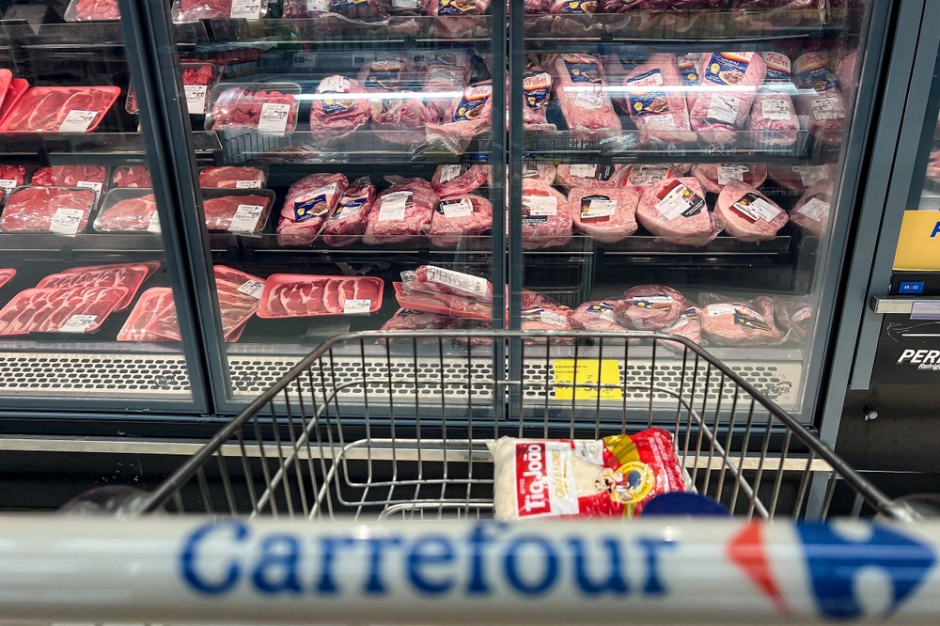 Carrefour sięga po środki z nieruchomości. Sklepy będą działać dalej